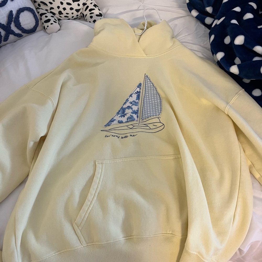 Hollister embroidered coastal beachy sailboat hoodie